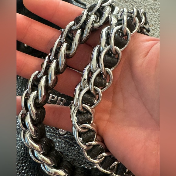 Authentic Prada tote/carryall - Picture 2 of 14